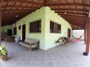 Excelente casa a 200m da praia